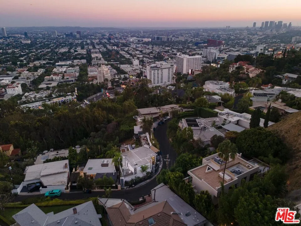 8380 Hollywood Boulevard Los Angeles, CA 90069