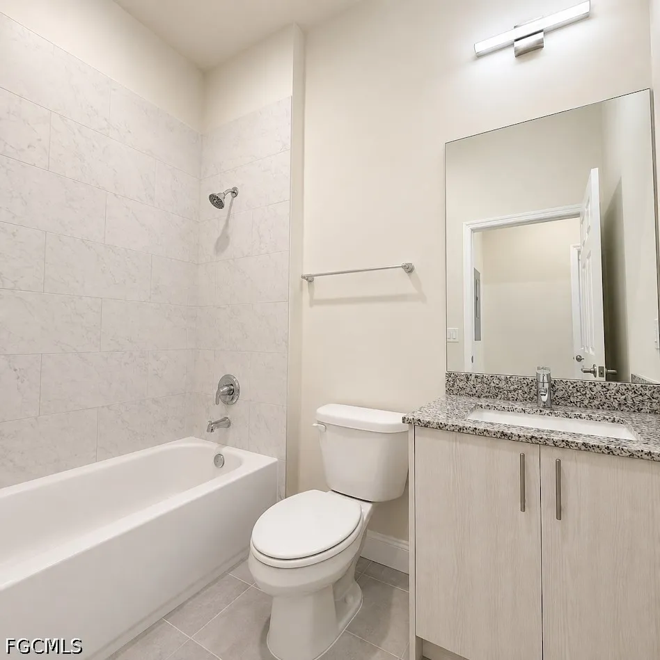 SW 8th Place #205 Cape Coral, FL 33914