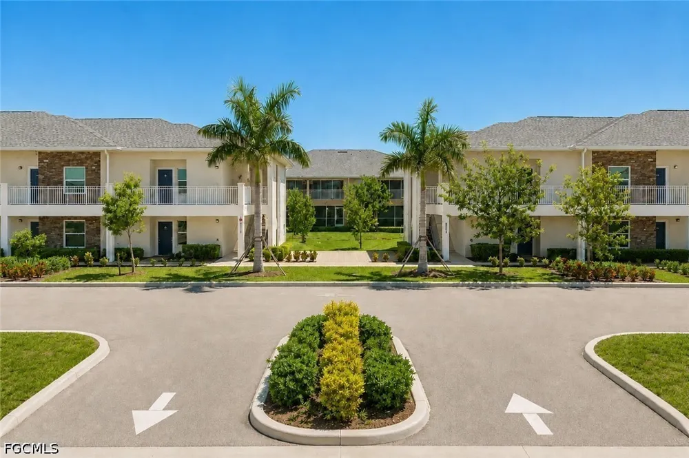 SW 8th Place #205 Cape Coral, FL 33914