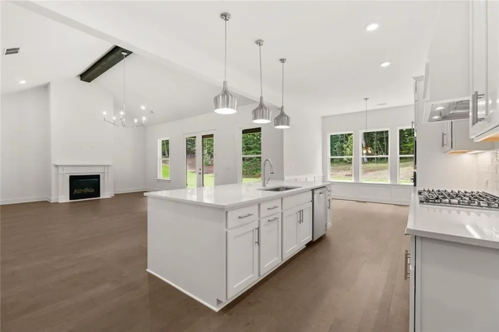 8340 Creekside Overlook Drive Gainesville, GA 30506