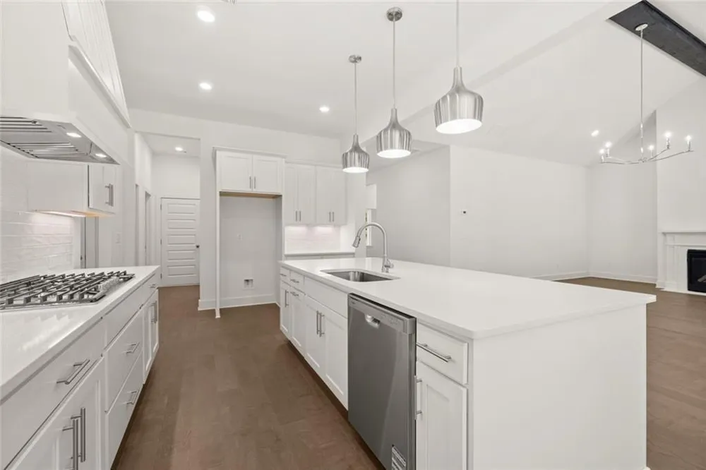 8340 Creekside Overlook Drive Gainesville, GA 30506