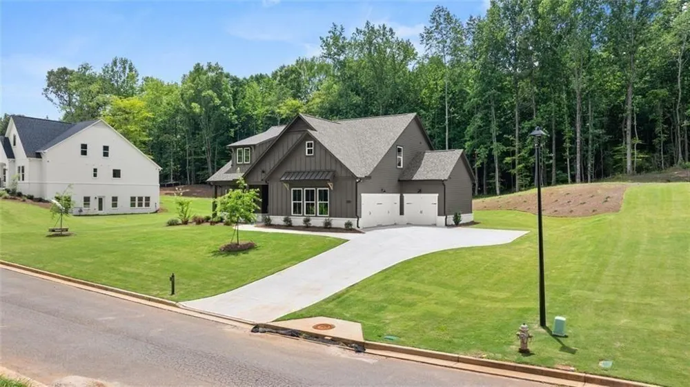 8340 Creekside Overlook Drive Gainesville, GA 30506