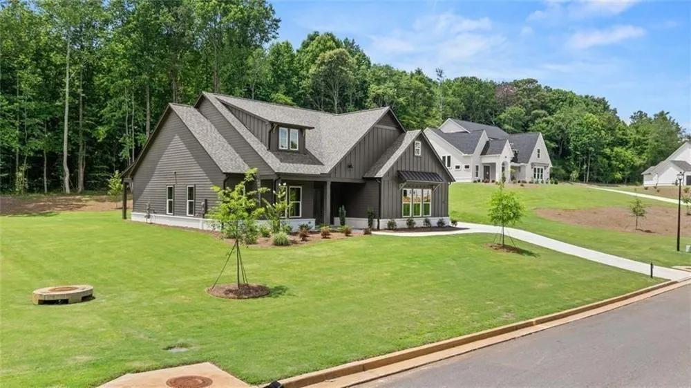 8340 Creekside Overlook Drive Gainesville, GA 30506