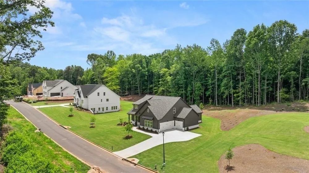 8340 Creekside Overlook Drive Gainesville, GA 30506