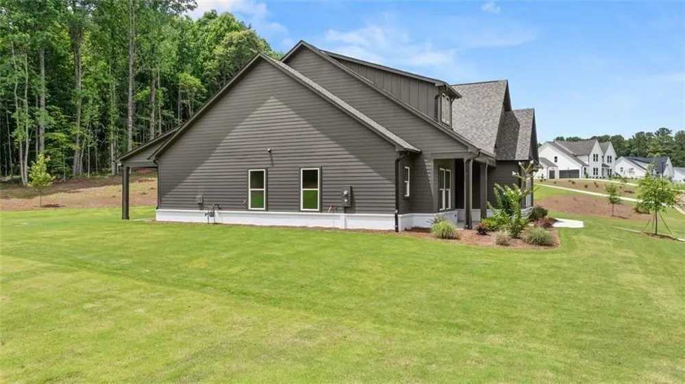 8340 Creekside Overlook Drive Gainesville, GA 30506