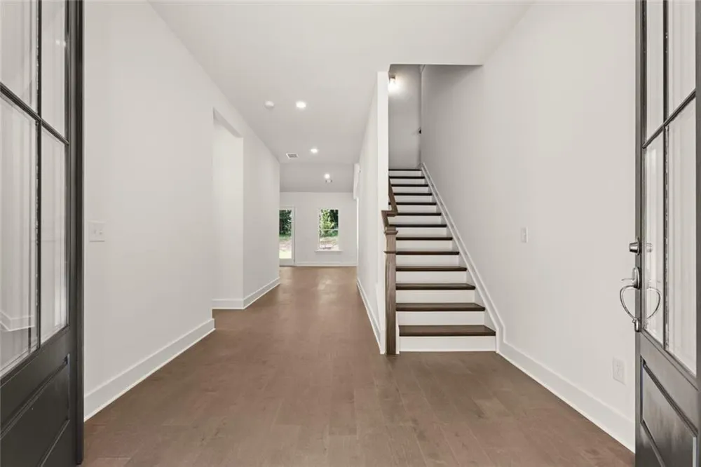8340 Creekside Overlook Drive Gainesville, GA 30506