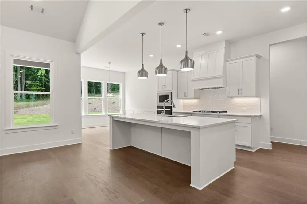 8340 Creekside Overlook Drive Gainesville, GA 30506