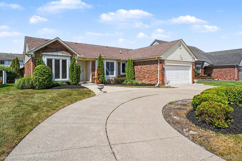 2585 Tiverton Drive Sterling Heights City, MI 48310