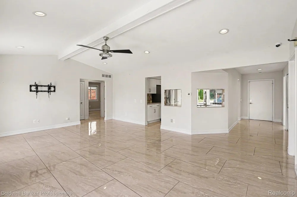 2585 Tiverton Drive Sterling Heights City, MI 48310