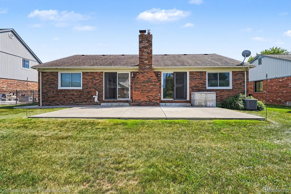 2585 Tiverton Drive Sterling Heights City, MI 48310