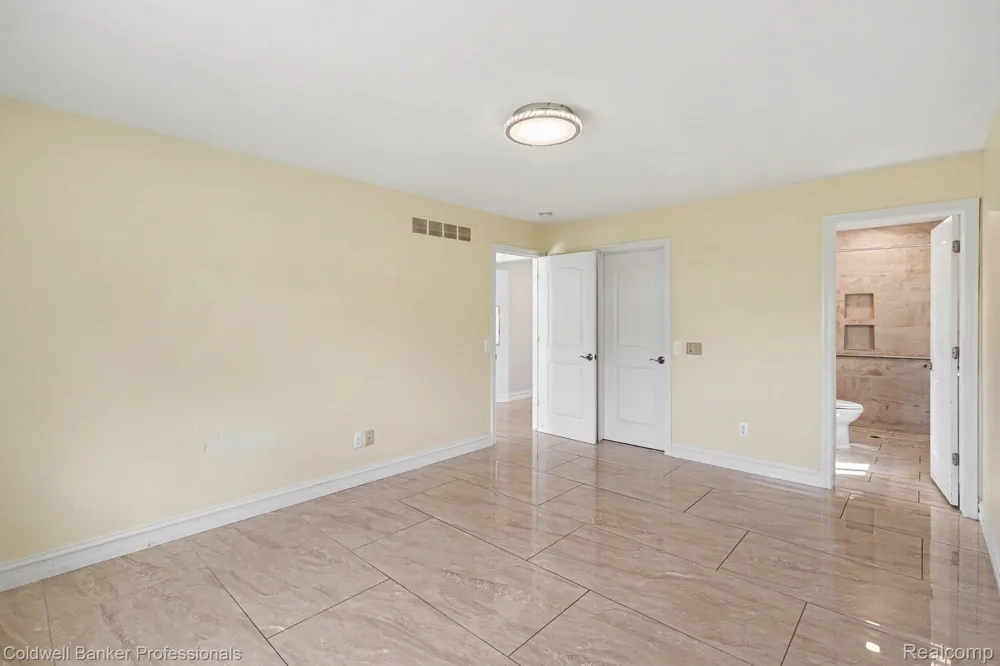 2585 Tiverton Drive Sterling Heights City, MI 48310
