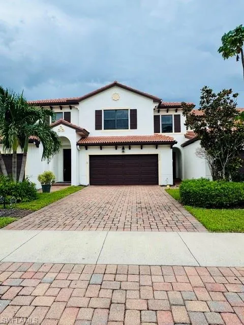 7792 BRISTOL CIRCLE Naples, FL 34120
