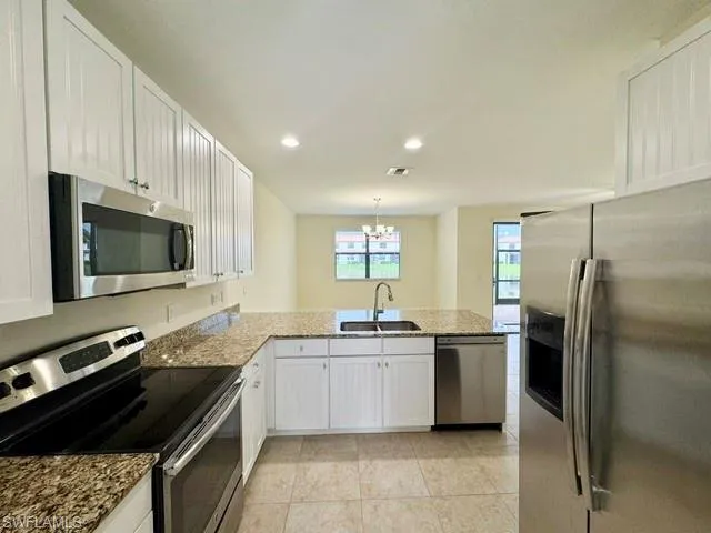 7792 BRISTOL CIRCLE Naples, FL 34120