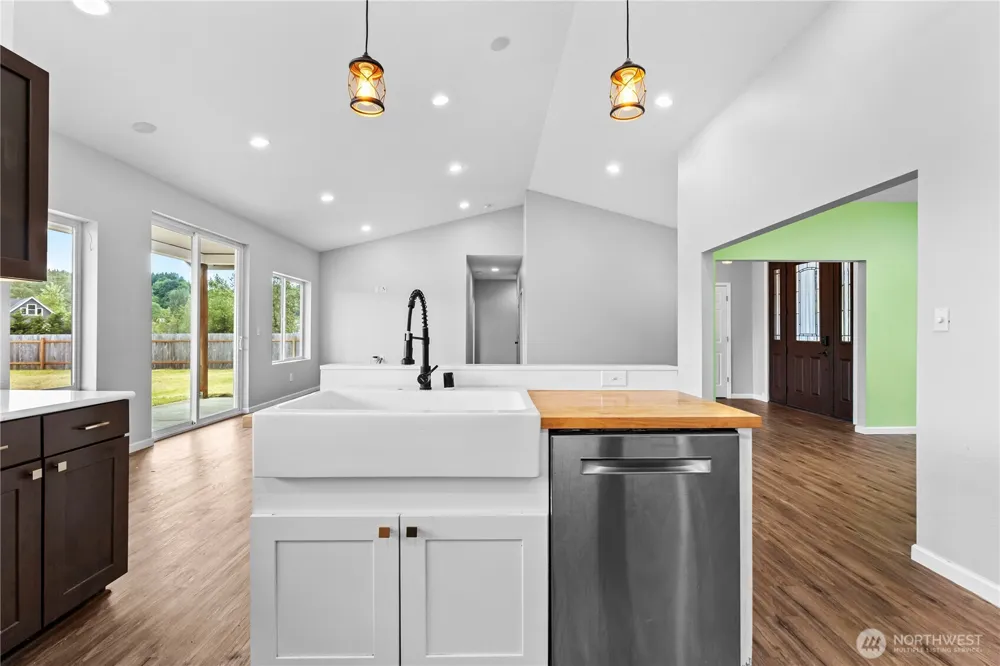 249 Flatt Road Kelso, WA 98626