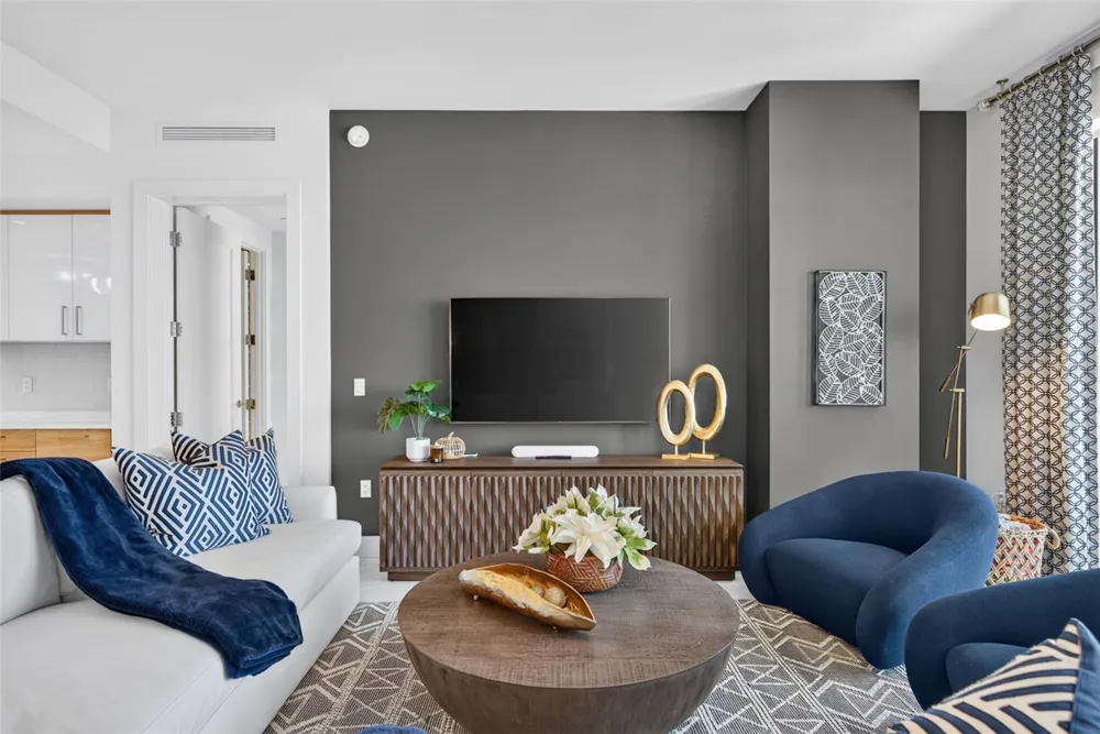 111 S PINEAPPLE AVENUE #716 Sarasota, FL 34236