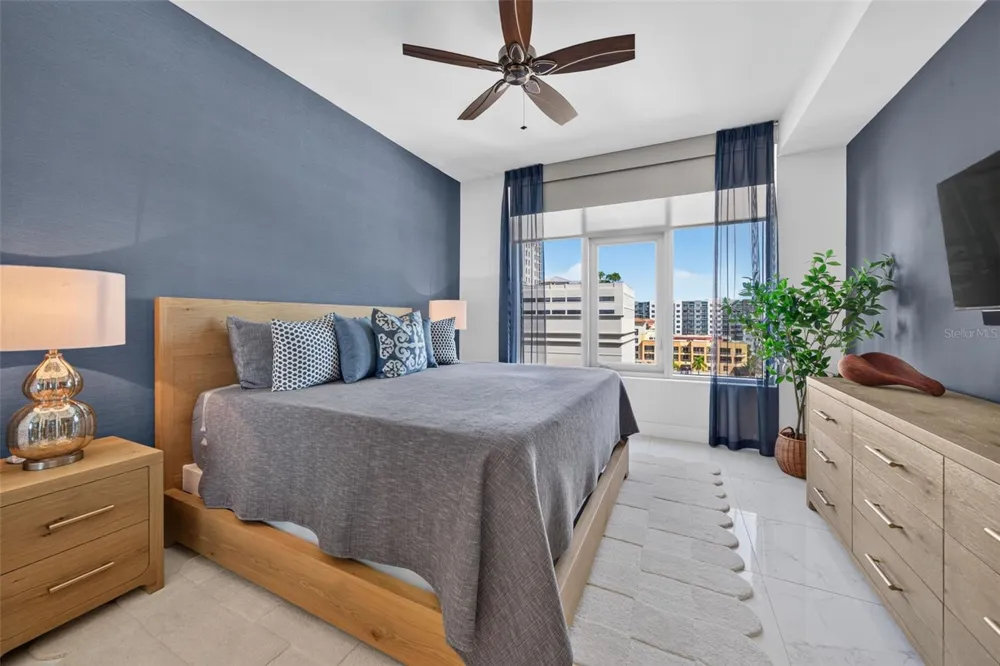 111 S PINEAPPLE AVENUE #716 Sarasota, FL 34236