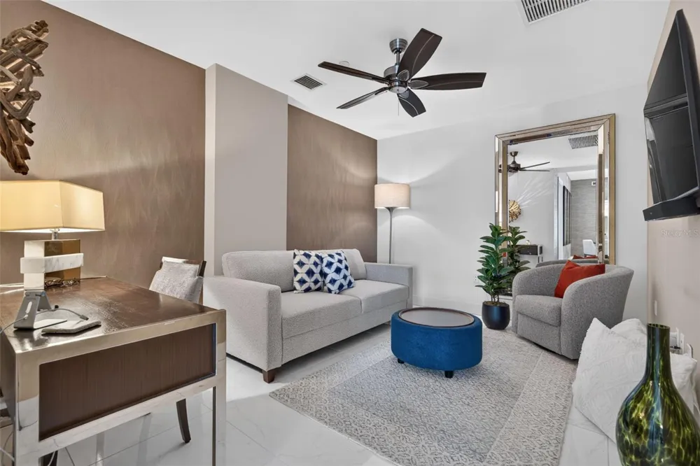 111 S PINEAPPLE AVENUE #716 Sarasota, FL 34236
