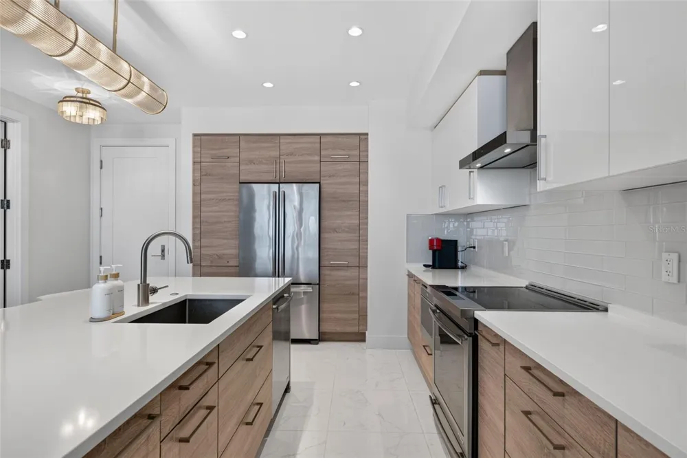 111 S PINEAPPLE AVENUE #716 Sarasota, FL 34236