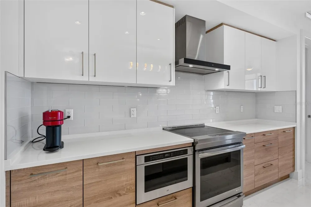 111 S PINEAPPLE AVENUE #716 Sarasota, FL 34236