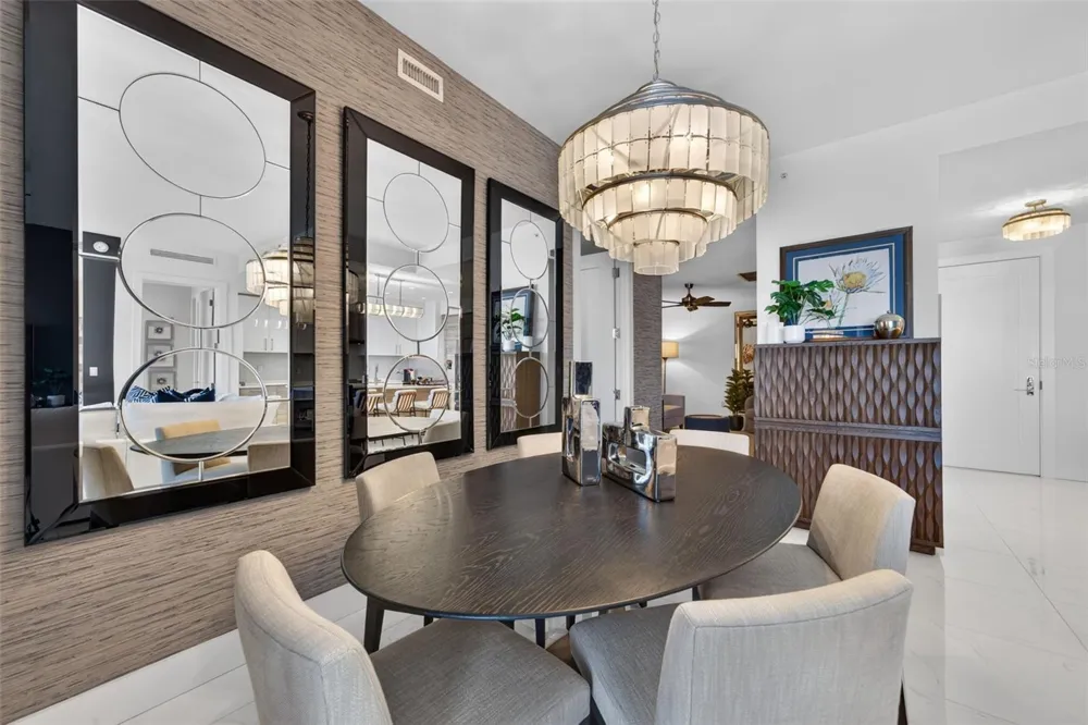 111 S PINEAPPLE AVENUE #716 Sarasota, FL 34236