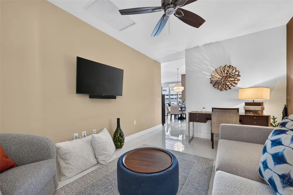 111 S PINEAPPLE AVENUE #716 Sarasota, FL 34236