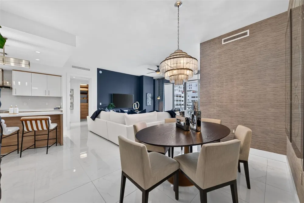 111 S PINEAPPLE AVENUE #716 Sarasota, FL 34236