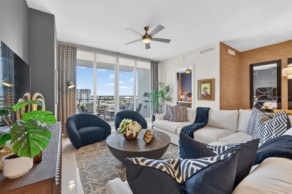 111 S PINEAPPLE AVENUE #716 Sarasota, FL 34236