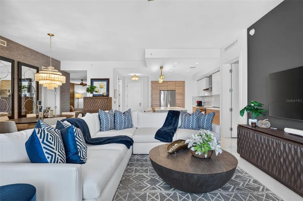 111 S PINEAPPLE AVENUE #716 Sarasota, FL 34236