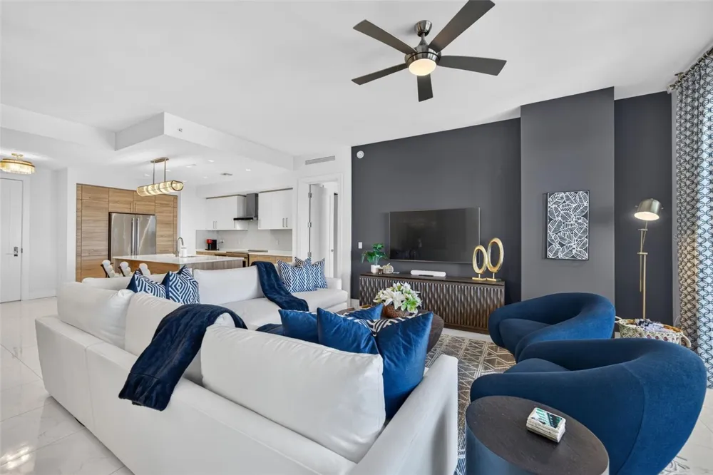 111 S PINEAPPLE AVENUE #716 Sarasota, FL 34236