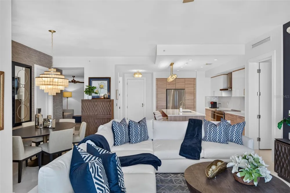 111 S PINEAPPLE AVENUE #716 Sarasota, FL 34236