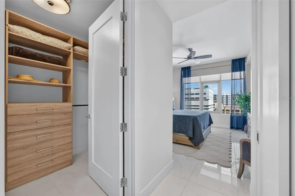 111 S PINEAPPLE AVENUE #716 Sarasota, FL 34236
