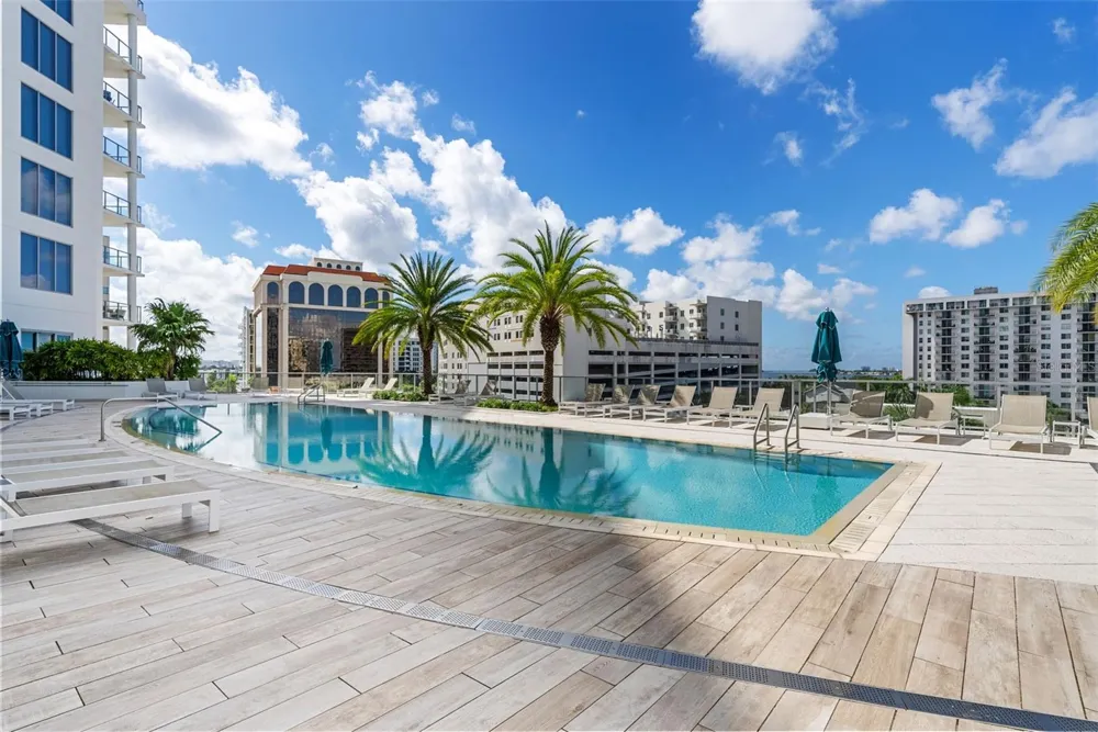 111 S PINEAPPLE AVENUE #716 Sarasota, FL 34236