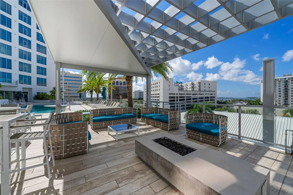 111 S PINEAPPLE AVENUE #716 Sarasota, FL 34236
