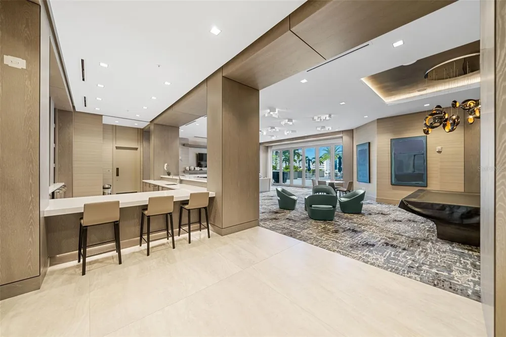 111 S PINEAPPLE AVENUE #716 Sarasota, FL 34236