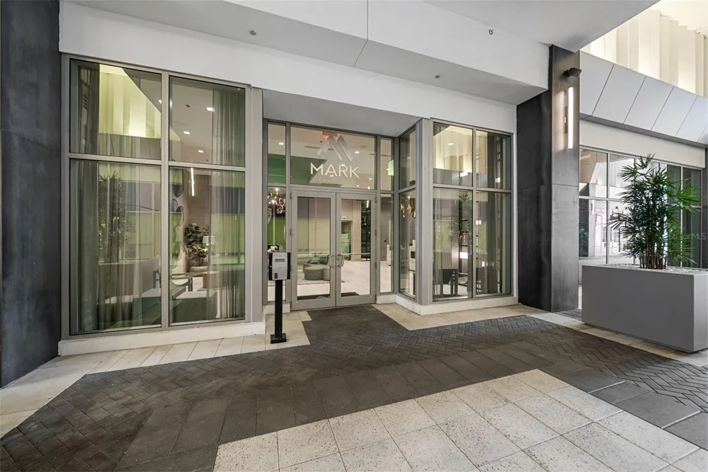111 S PINEAPPLE AVENUE #716 Sarasota, FL 34236