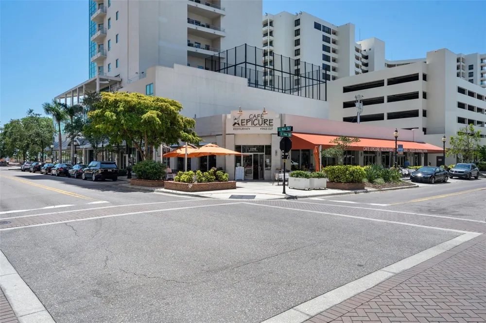 111 S PINEAPPLE AVENUE #716 Sarasota, FL 34236