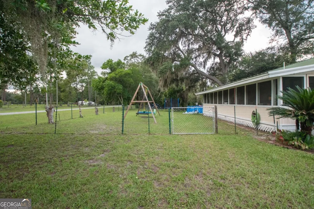 41 Sheridan ST St. George, GA 31562