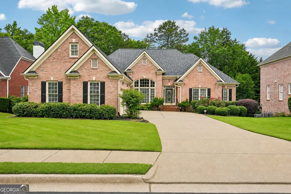 3923 Springtree LN Hoschton, GA 30548