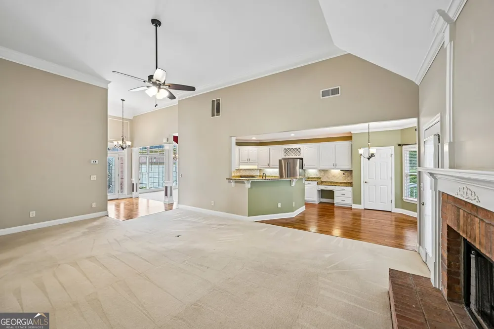 3923 Springtree LN Hoschton, GA 30548