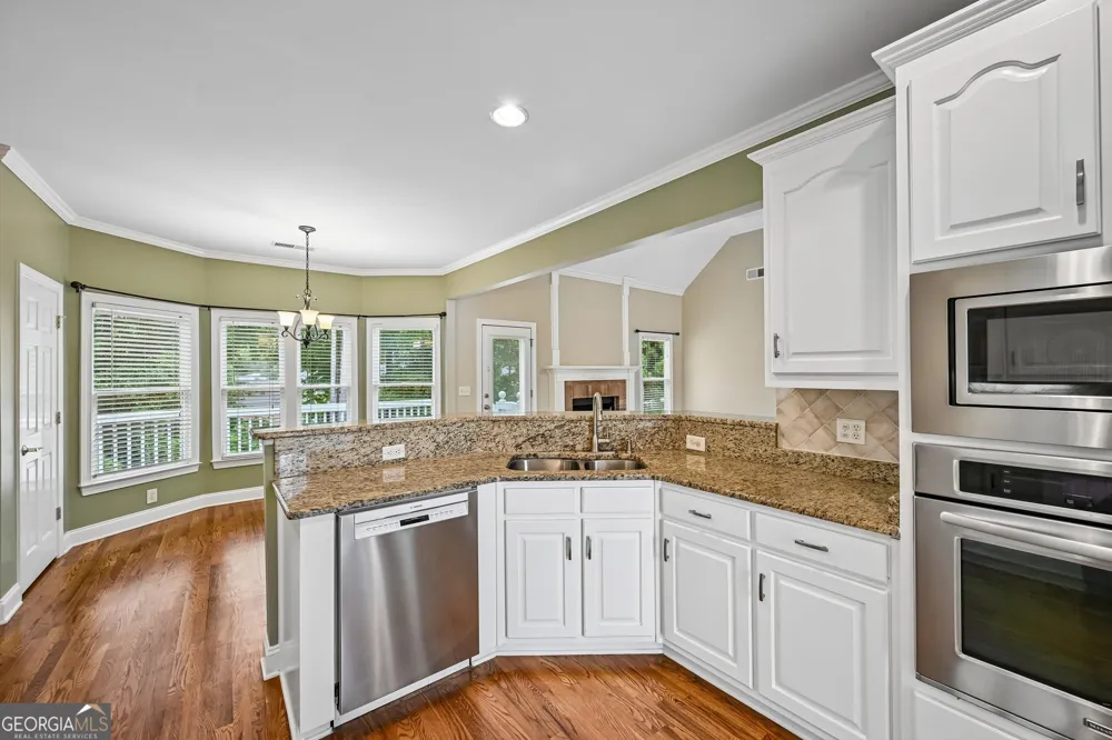 3923 Springtree LN Hoschton, GA 30548