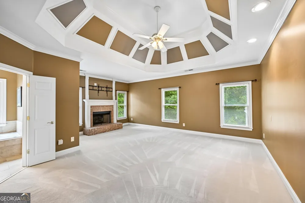 3923 Springtree LN Hoschton, GA 30548