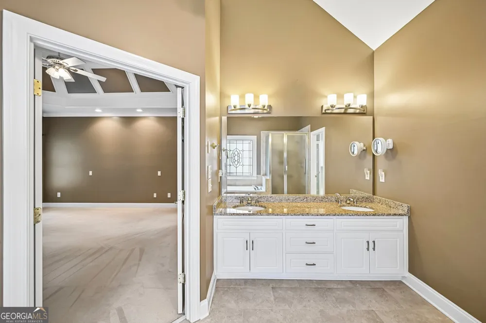 3923 Springtree LN Hoschton, GA 30548