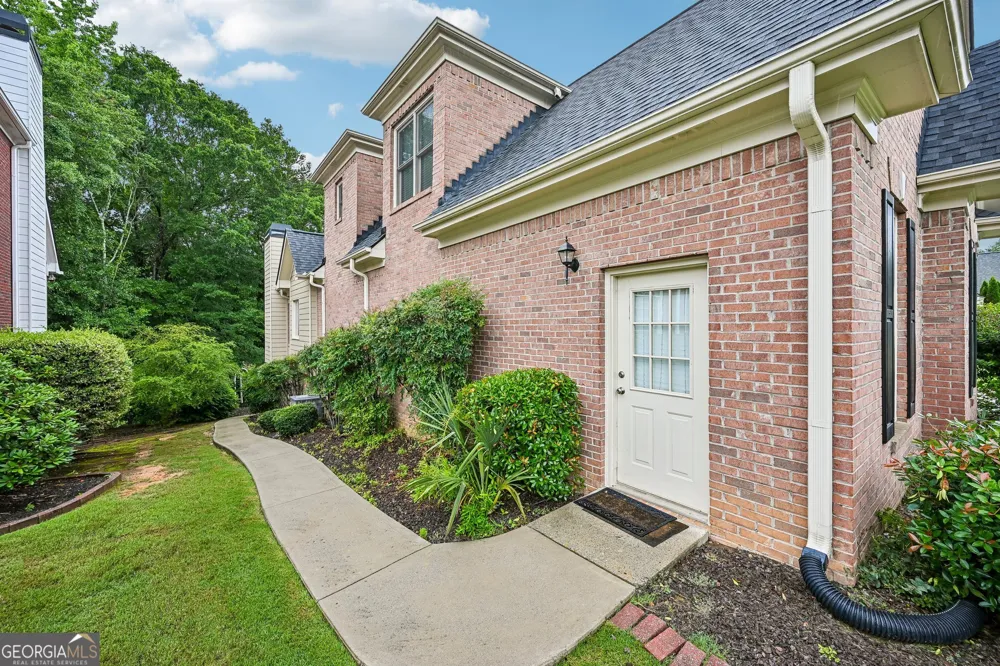 3923 Springtree LN Hoschton, GA 30548