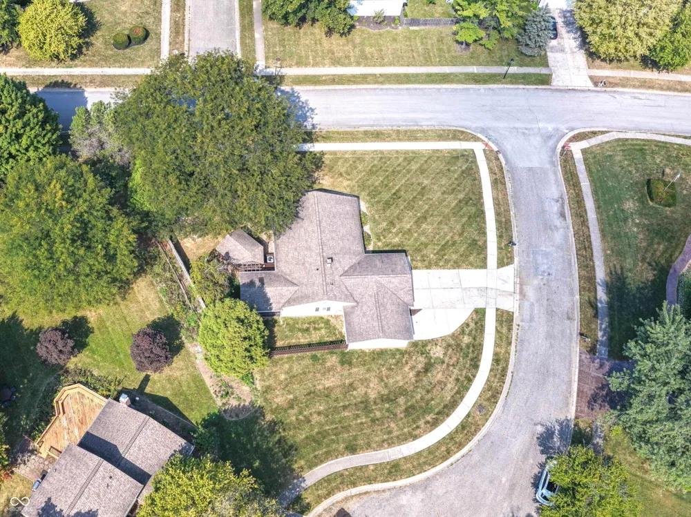 8442 Duncaster Court Indianapolis, IN 46256