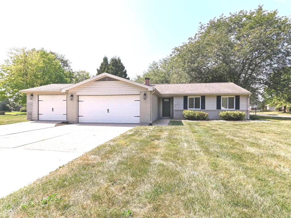 8442 Duncaster Court Indianapolis, IN 46256