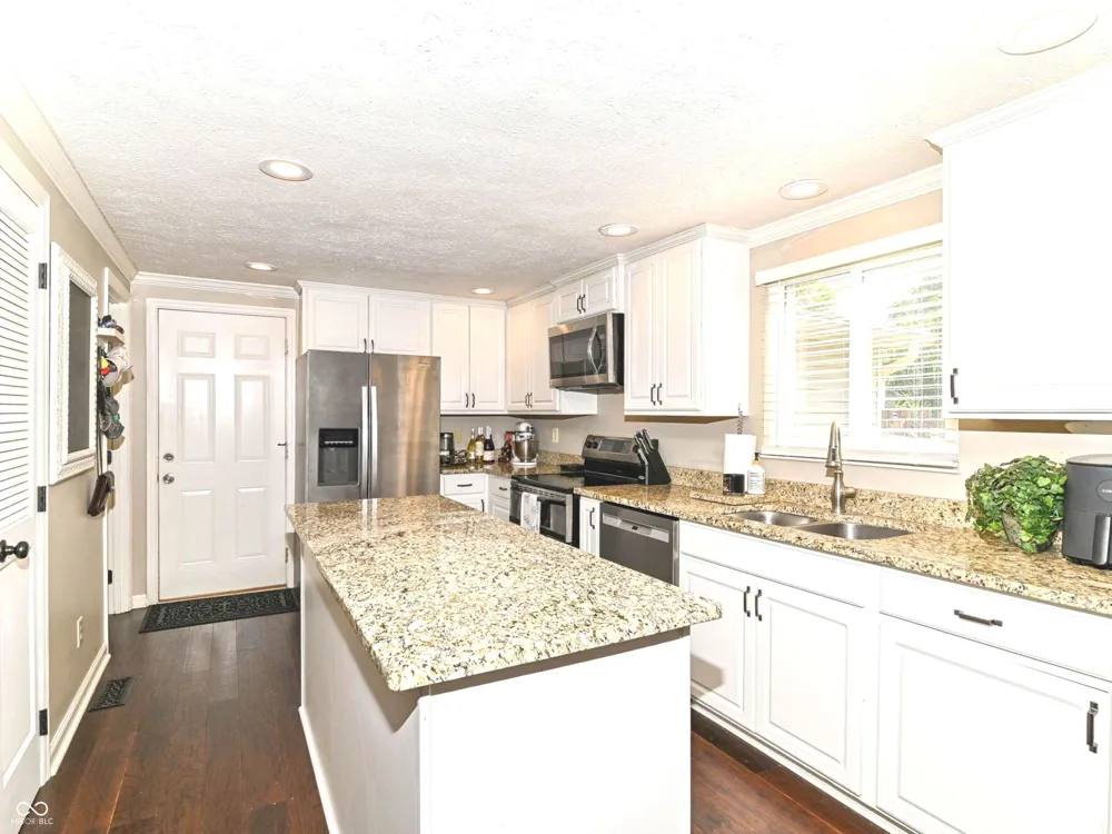 8442 Duncaster Court Indianapolis, IN 46256