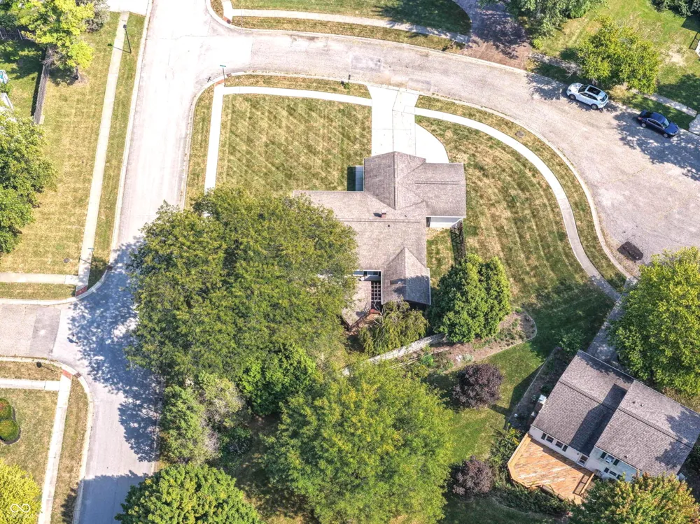 8442 Duncaster Court Indianapolis, IN 46256