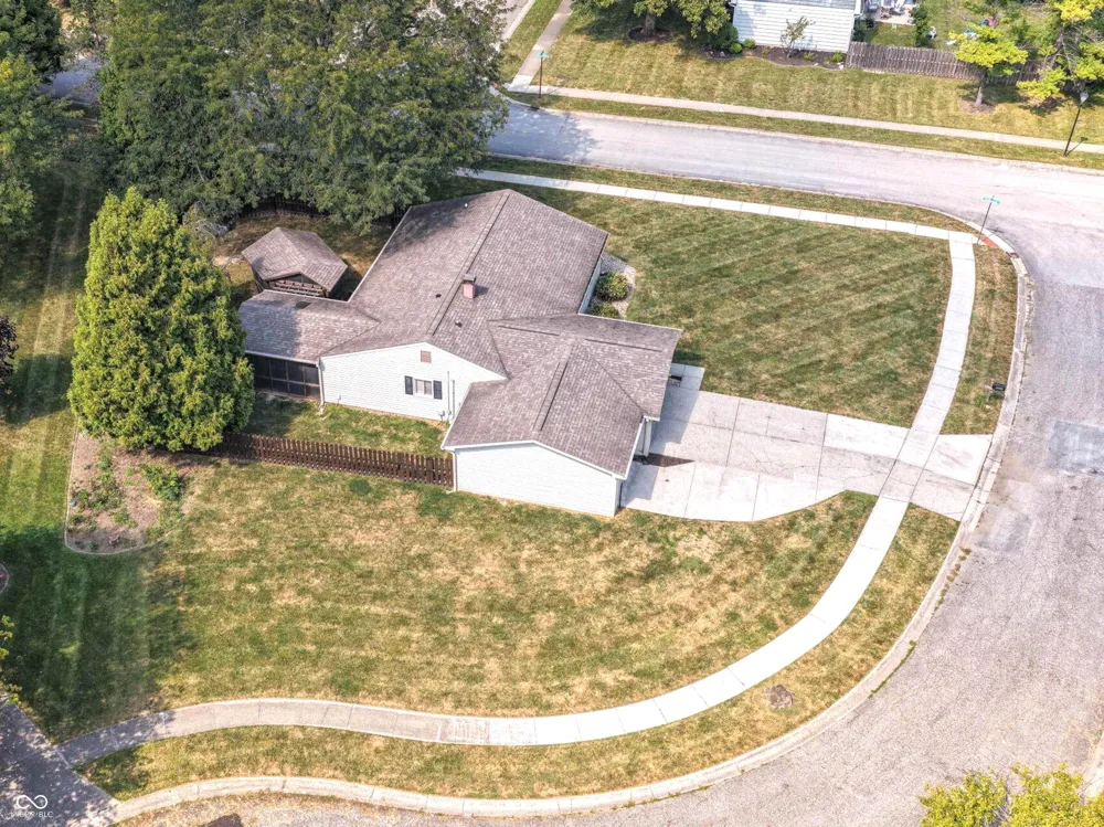 8442 Duncaster Court Indianapolis, IN 46256