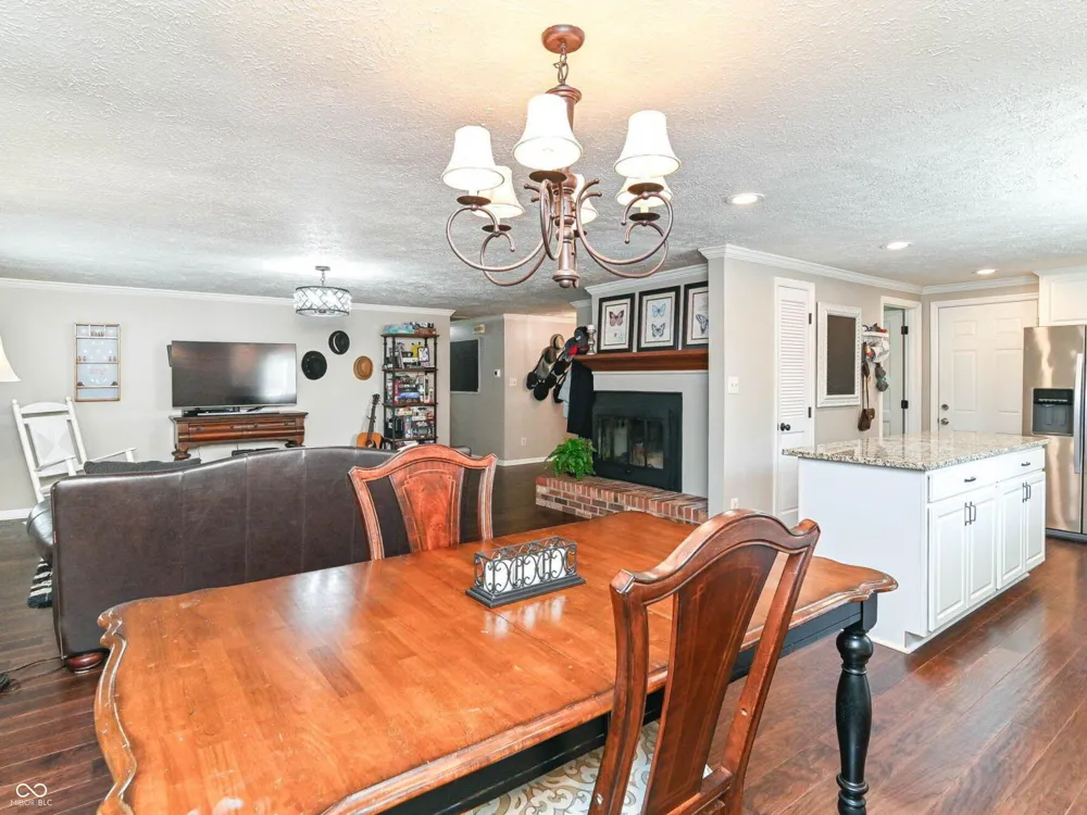 8442 Duncaster Court Indianapolis, IN 46256