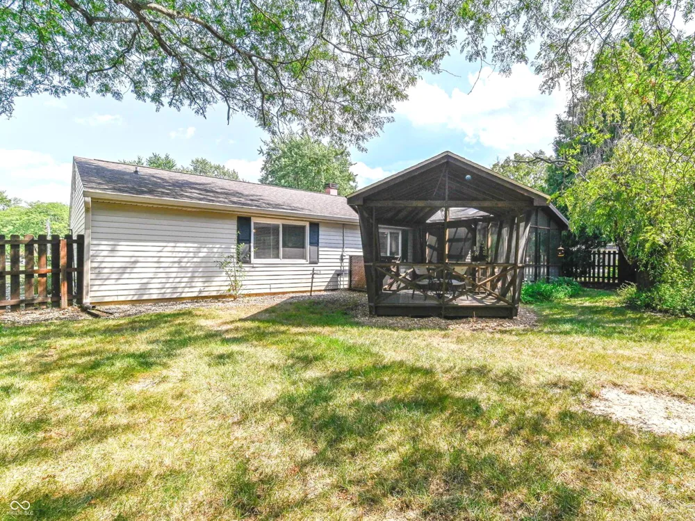8442 Duncaster Court Indianapolis, IN 46256